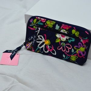 Brand new Vera Bradley wallet